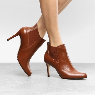 Bota Couro Cano Curto Shoestock Salto Fino - Caramelo