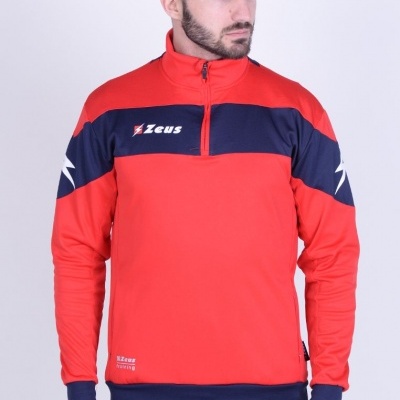 Casaco desportivo vermelho com detalhes azuis e logotipo Zeus no peito e mangas